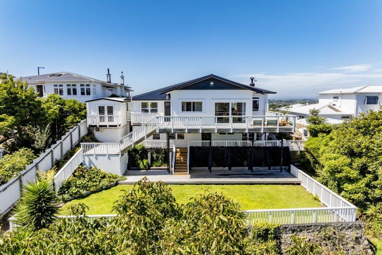 Photo of property in 44 Simla Terrace, Hospital Hill, Napier, 4110