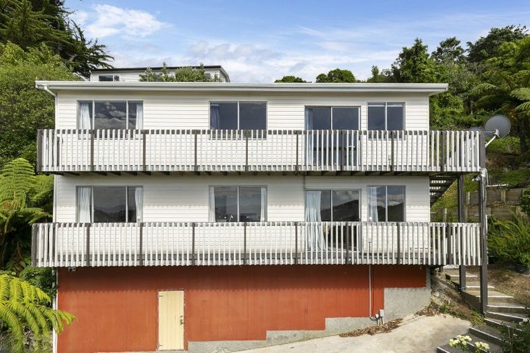 Photo of property in 46 Winston Street, Crofton Downs, Wellington, 6035