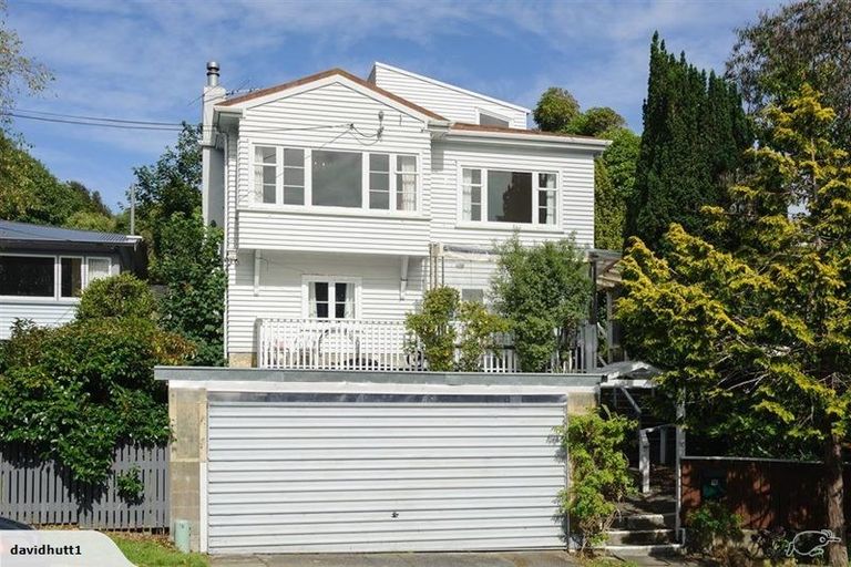 Photo of property in 16 Richmond Avenue, Karori, Wellington, 6012