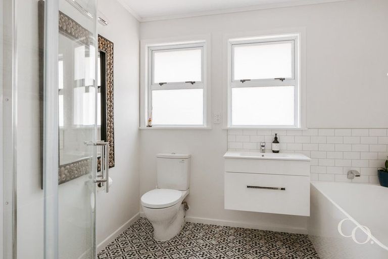 Photo of property in 12 Ngahere Street, Otumoetai, Tauranga, 3110