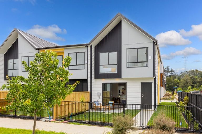 Photo of property in 67 Papatupu Way, Kumeu, 0810