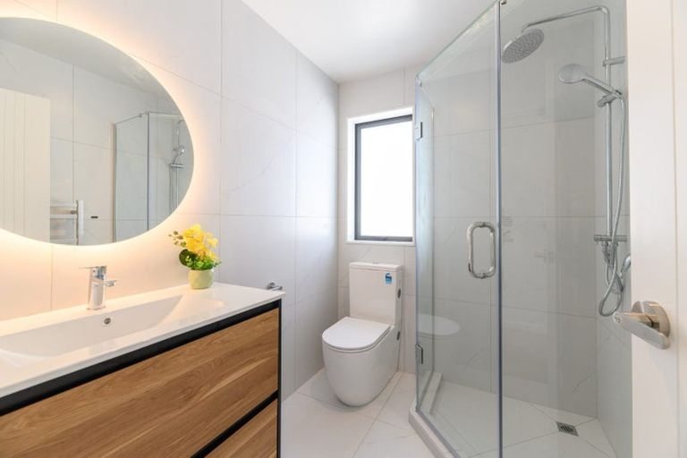 Photo of property in 15a Koromiko Street, New Lynn, Auckland, 0600