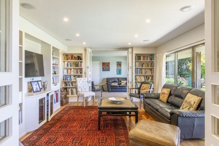 Photo of property in 15a Maharakeke Road, Waipukurau, 4281