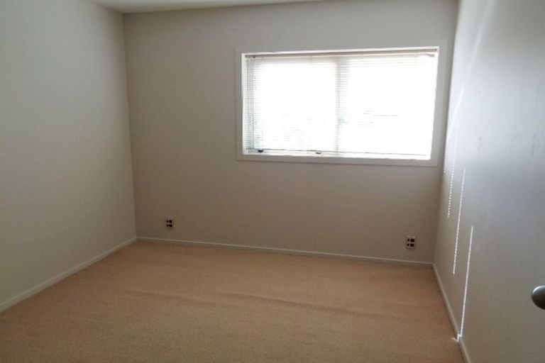 Photo of property in 8/103 Swanson Road, Henderson, Auckland, 0610