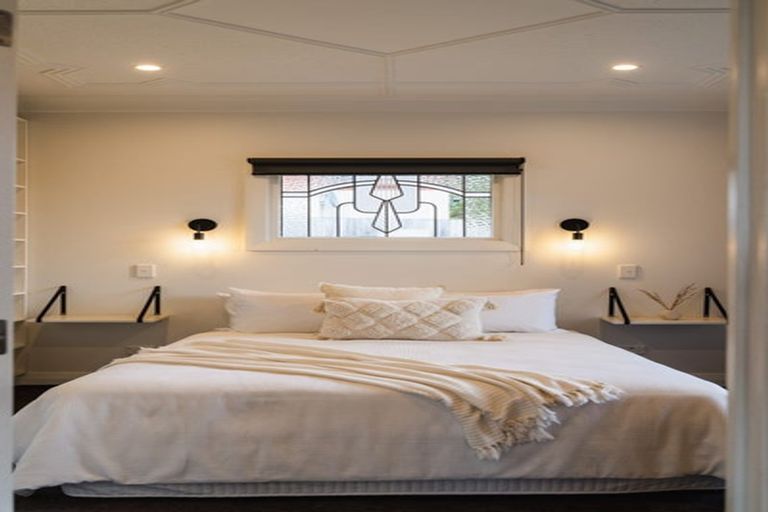 Photo of property in 11 Middleton Road, Kew, Dunedin, 9012