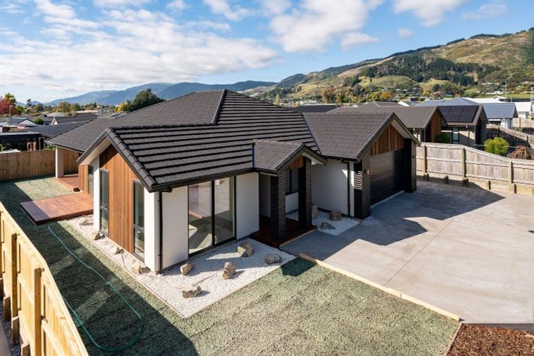 Photo of property in 32 Greenway Crescent, Hope, Richmond, 7020