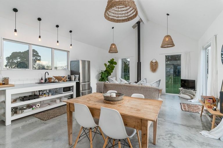 Photo of property in 6 Portland Road, Carterton, 5713