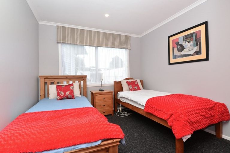 Photo of property in 2 Corrielea Crescent, Cambridge, 3434