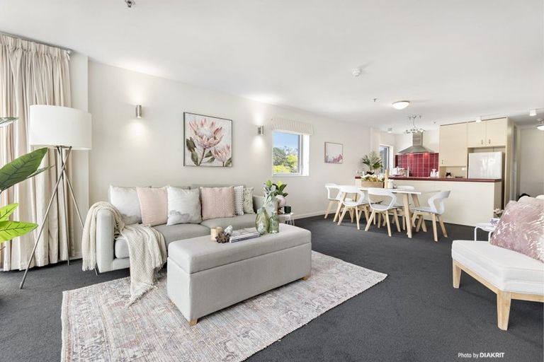 Photo of property in Montreaux Apartments, 10d/164 The Terrace, Wellington Central, Wellington, 6011