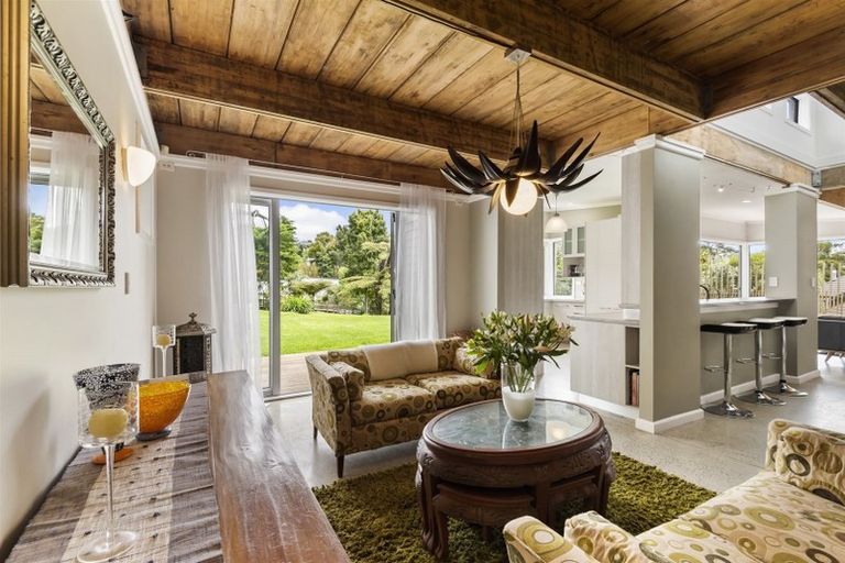 Photo of property in 890 Beach Road, Waiake, Auckland, 0630