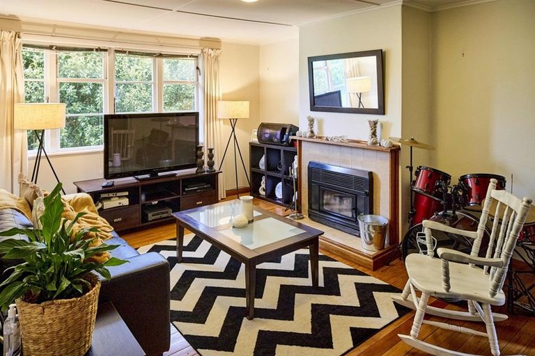 Photo of property in 17 Chew Place, Ranui, Porirua, 5024