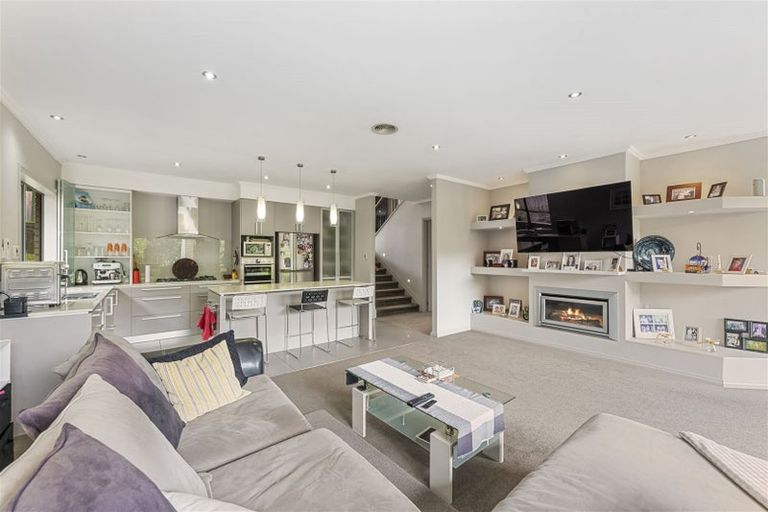 Photo of property in 22 Dawood Place, The Gardens, Auckland, 2105