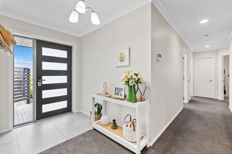 Photo of property in 10g Tupare Place, Highlands Park, New Plymouth, 4312