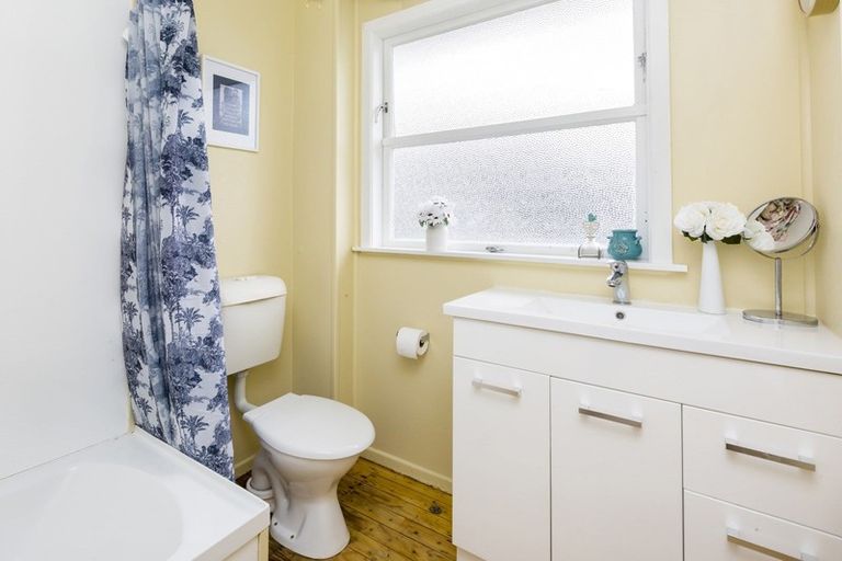 Photo of property in Verona Flats, 4/48 Merton Street, Trentham, Upper Hutt, 5018