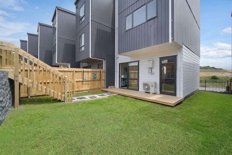 Photo of property in 38 Picturesque Drive, Flat Bush, Auckland, 2019