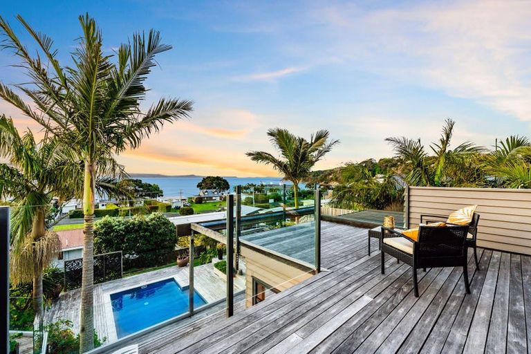 Photo of property in 20 De Luen Avenue, Tindalls Beach, Whangaparaoa, 0930