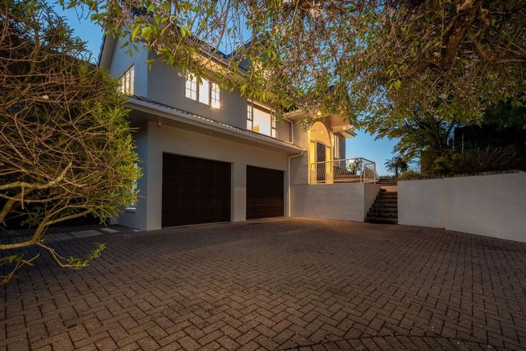 Photo of property in 6 Tupara Crescent, Kawaha Point, Rotorua, 3010