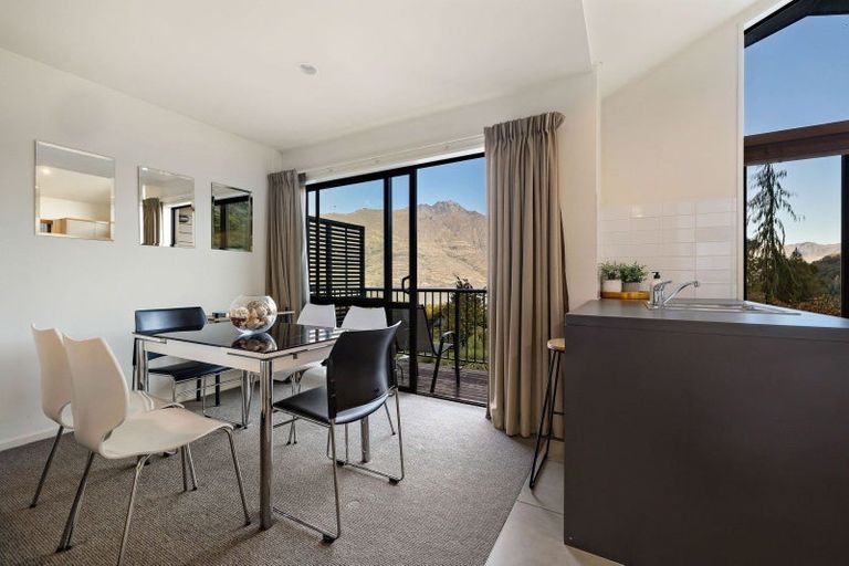 Photo of property in Arno Apartment, 9/8 Mckerrow Place, Sunshine Bay, Queenstown, 9300
