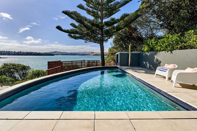 Photo of property in 300b Paremata Road, Whitby, Porirua, 5381