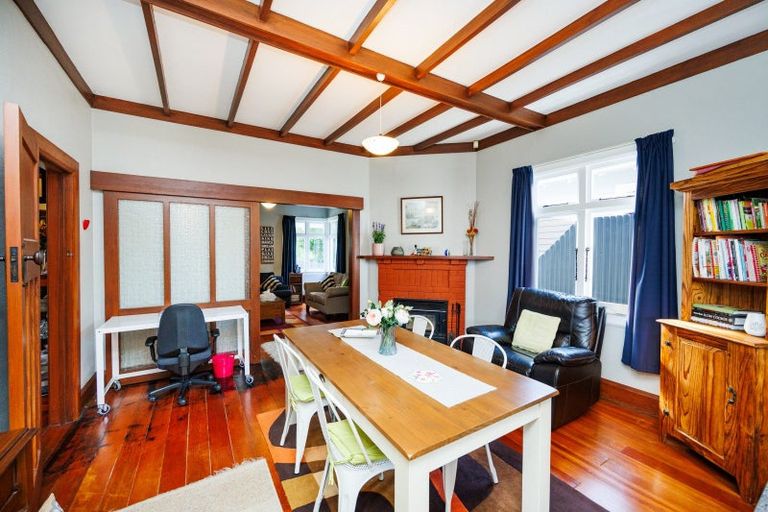 Photo of property in 8 Burns Avenue, Takaro, Palmerston North, 4412