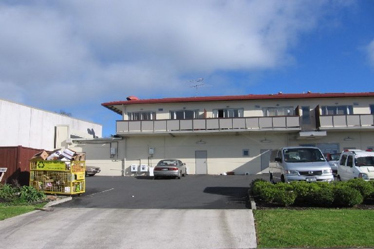 Photo of property in 8/26 Lovell Court, Rosedale, Auckland, 0632