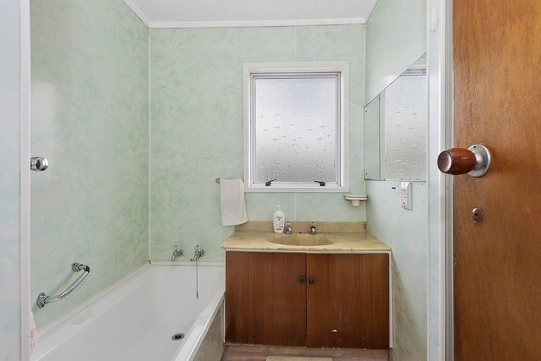 Photo of property in 72 Kahikatea Drive, Melville, Hamilton, 3206