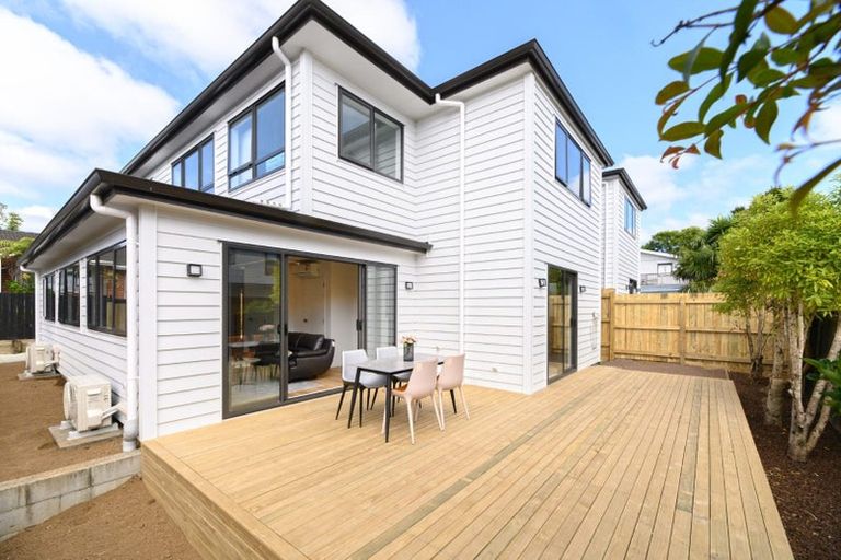 Photo of property in 15a Koromiko Street, New Lynn, Auckland, 0600