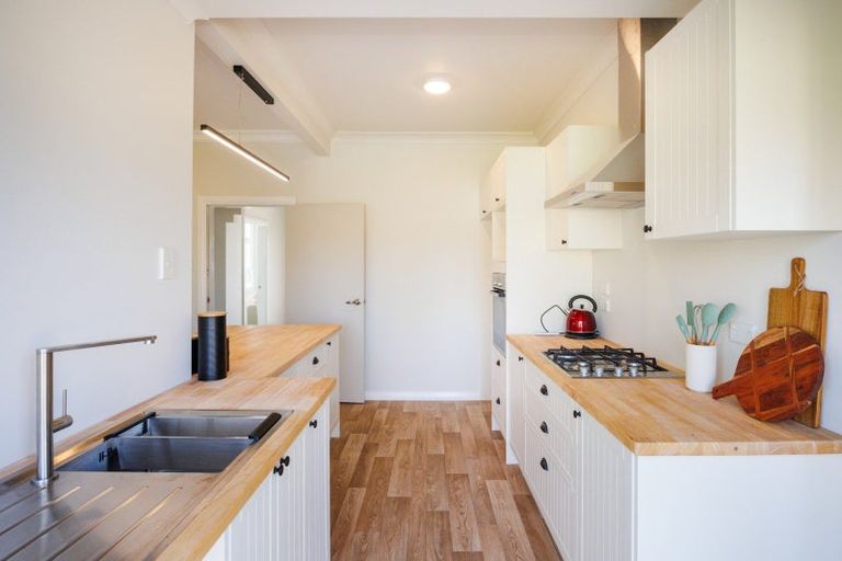 Photo of property in 106 Shamrock Street, Takaro, Palmerston North, 4412