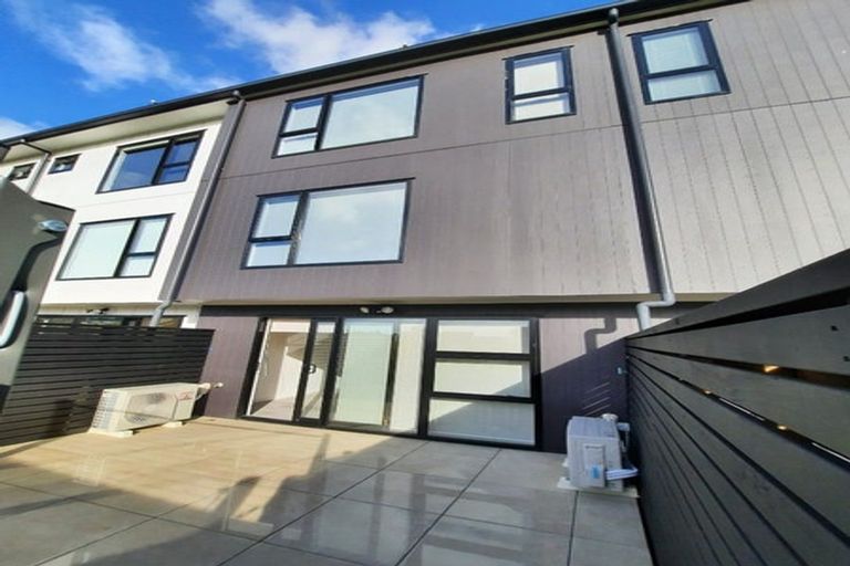 Photo of property in 15 Ara Mara Hua, Henderson, Auckland, 0612