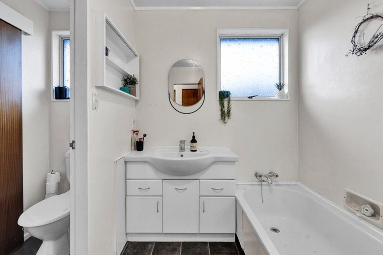 Photo of property in 16 Villa Place, Bell Block, New Plymouth, 4312