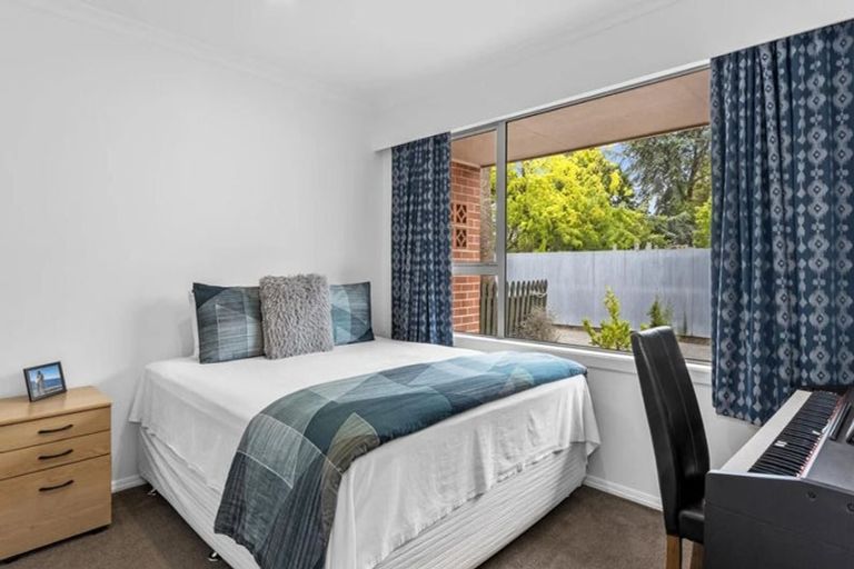 Photo of property in 2/5 Clyde Road, Upper Riccarton, Christchurch, 8041