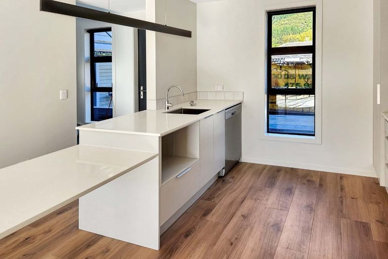 Photo of property in 4/11 Lees Grove, Wainuiomata, Lower Hutt, 5014