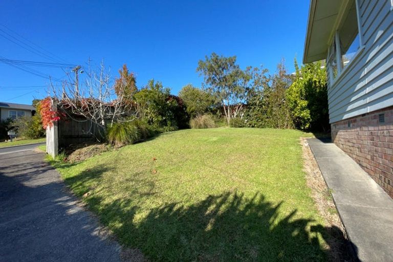 Photo of property in 36 Trinidad Road, Sunnynook, Auckland, 0620