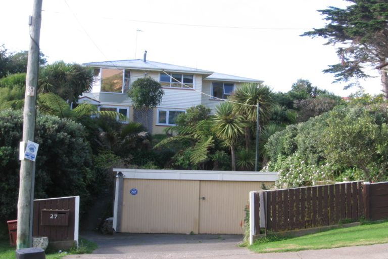 Photo of property in 27 View Road, Titahi Bay, Porirua, 5022