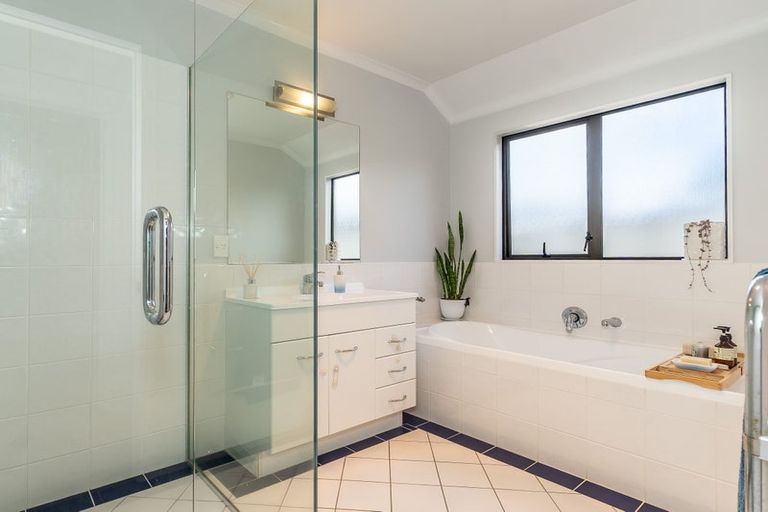 Photo of property in 50 Cairns Crescent, Rototuna, Hamilton, 3210