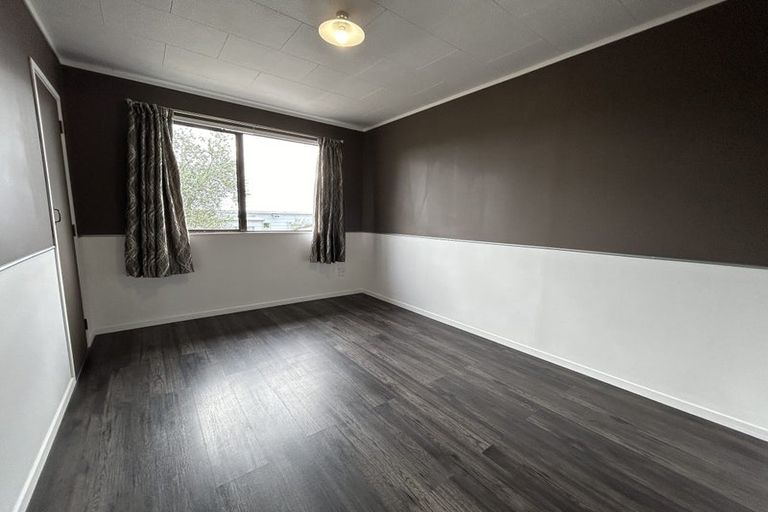 Photo of property in 13 Farwood Drive, Henderson, Auckland, 0612