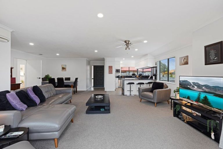 Photo of property in 5 Lamia Grove, Papamoa Beach, Papamoa, 3118