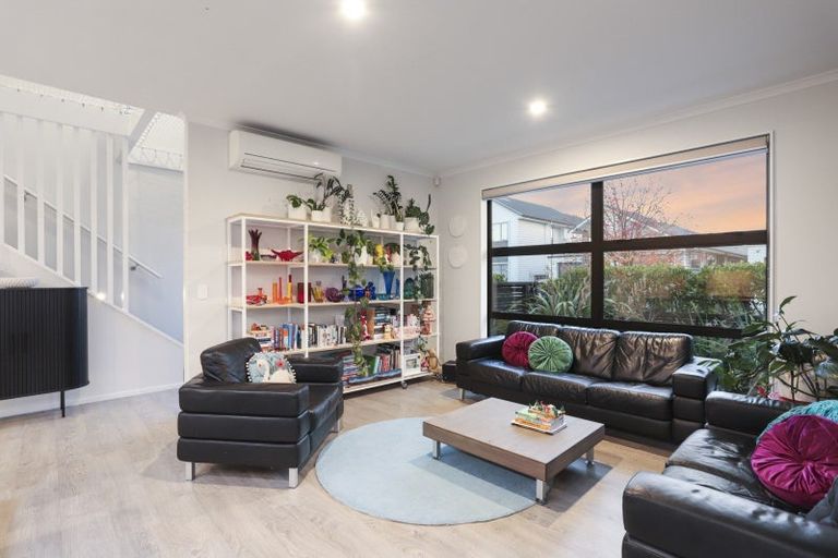 Photo of property in 2 Touhou Road, Hobsonville, Auckland, 0616