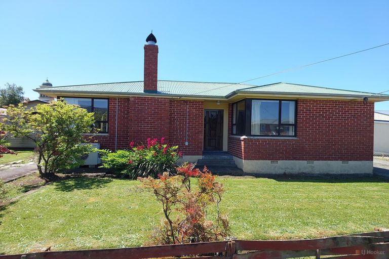 Photo of property in 11 Rugby Street, Waimate, 7924