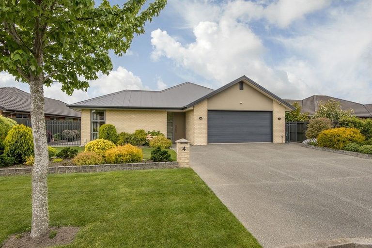 Photo of property in 4 Benjamin Mountfort Close, Hillmorton, Christchurch, 8024