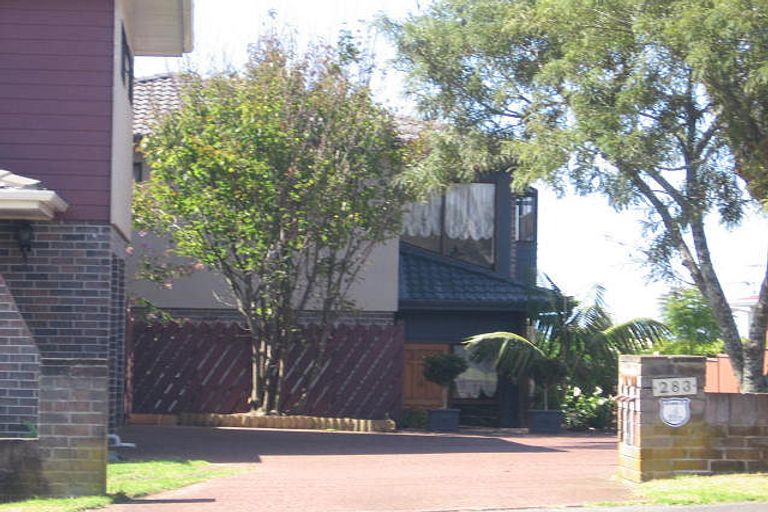 Photo of property in 3/283 Glenfield Road, Glenfield, Auckland, 0629