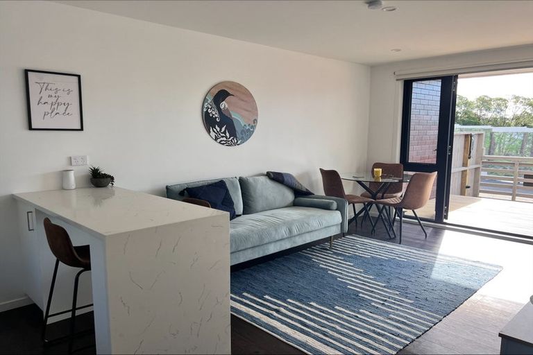 Photo of property in 1 Te Puketoka Lane, Mangere, Auckland, 2022