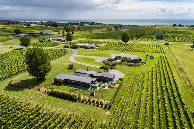 Photo of property in 17 Tirohanga Road, Haumoana, Hastings, 4180