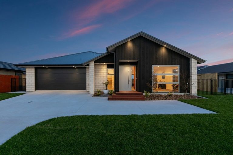 Photo of property in 32 Montiicola Drive, Papamoa Beach, Papamoa, 3118