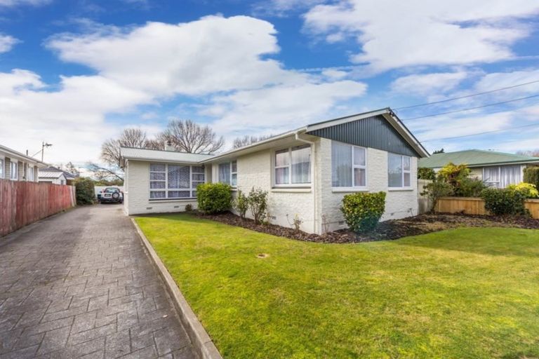 Photo of property in 32 Woodbury Street, Avonhead, Christchurch, 8042