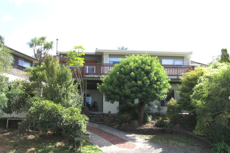Photo of property in 52 Hadfield Street, Beach Haven, Auckland, 0626