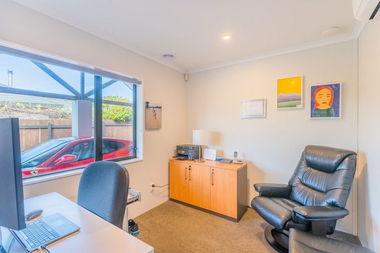 Photo of property in 22 Harry Shaw Way, Raumati South, Paraparaumu, 5032