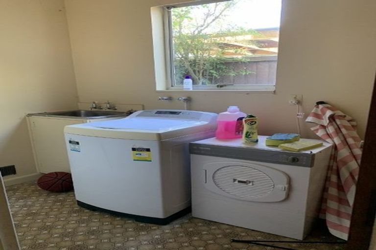 Photo of property in 429 Avonhead Road, Avonhead, Christchurch, 8042