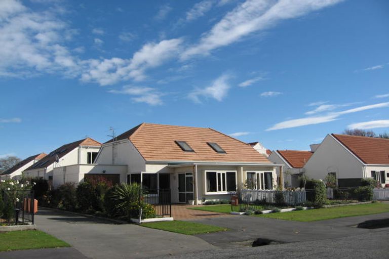 Photo of property in 61 Bryndwr Road, Bryndwr, Christchurch, 8052
