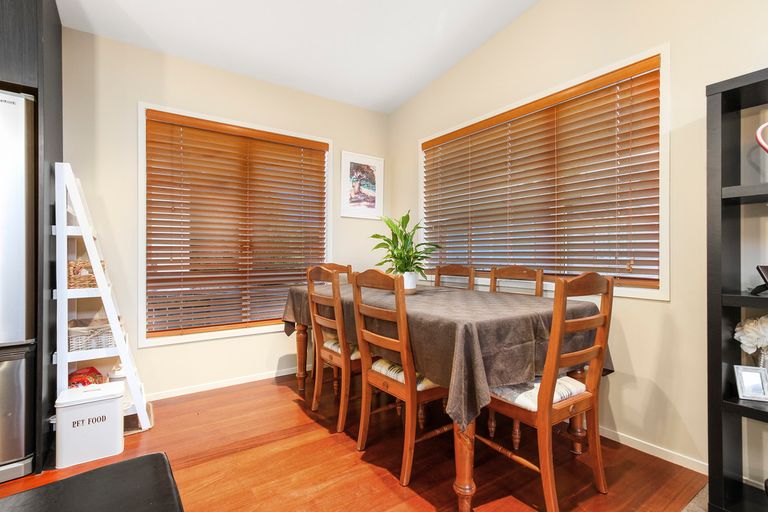 Photo of property in 336b West Coast Road, Glen Eden, Auckland, 0602